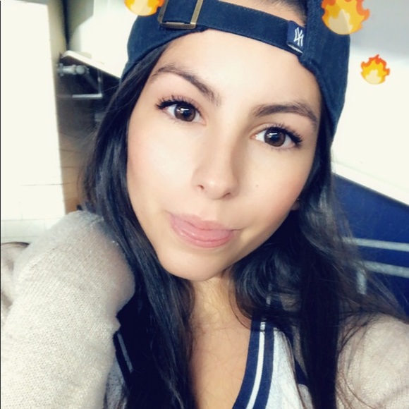 Meet your Posher, Cheri - Picture 2 of 2